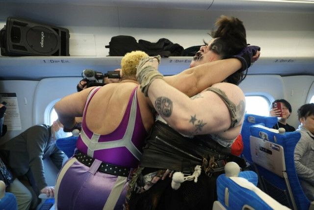 【プロレス】史上初の新幹線女子プロレスは大成功　荒井優希「飛行機とか船でもやりたい！」